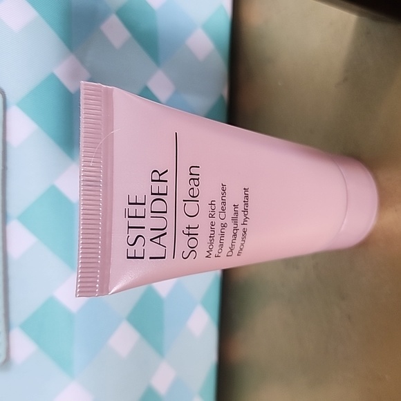 NWT Estee Lauder 4 piece makeup set - Picture 5 of 7